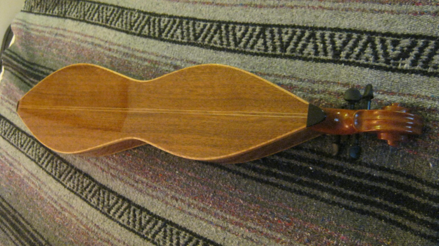 Black Walnut Mountain Dulcimer Details