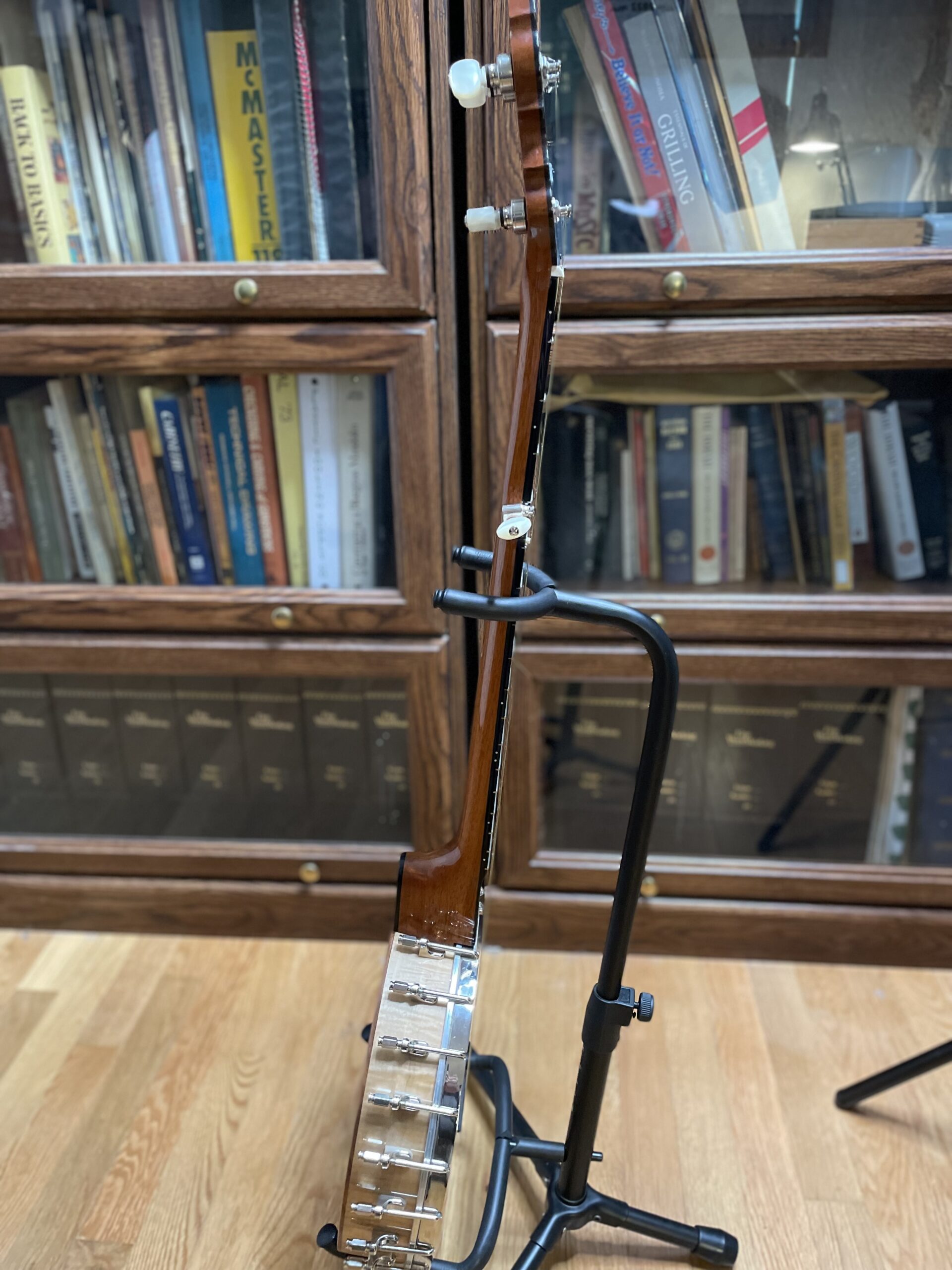 Open Back Banjo Scoop NoKnot Tailpiece (Mahogany)